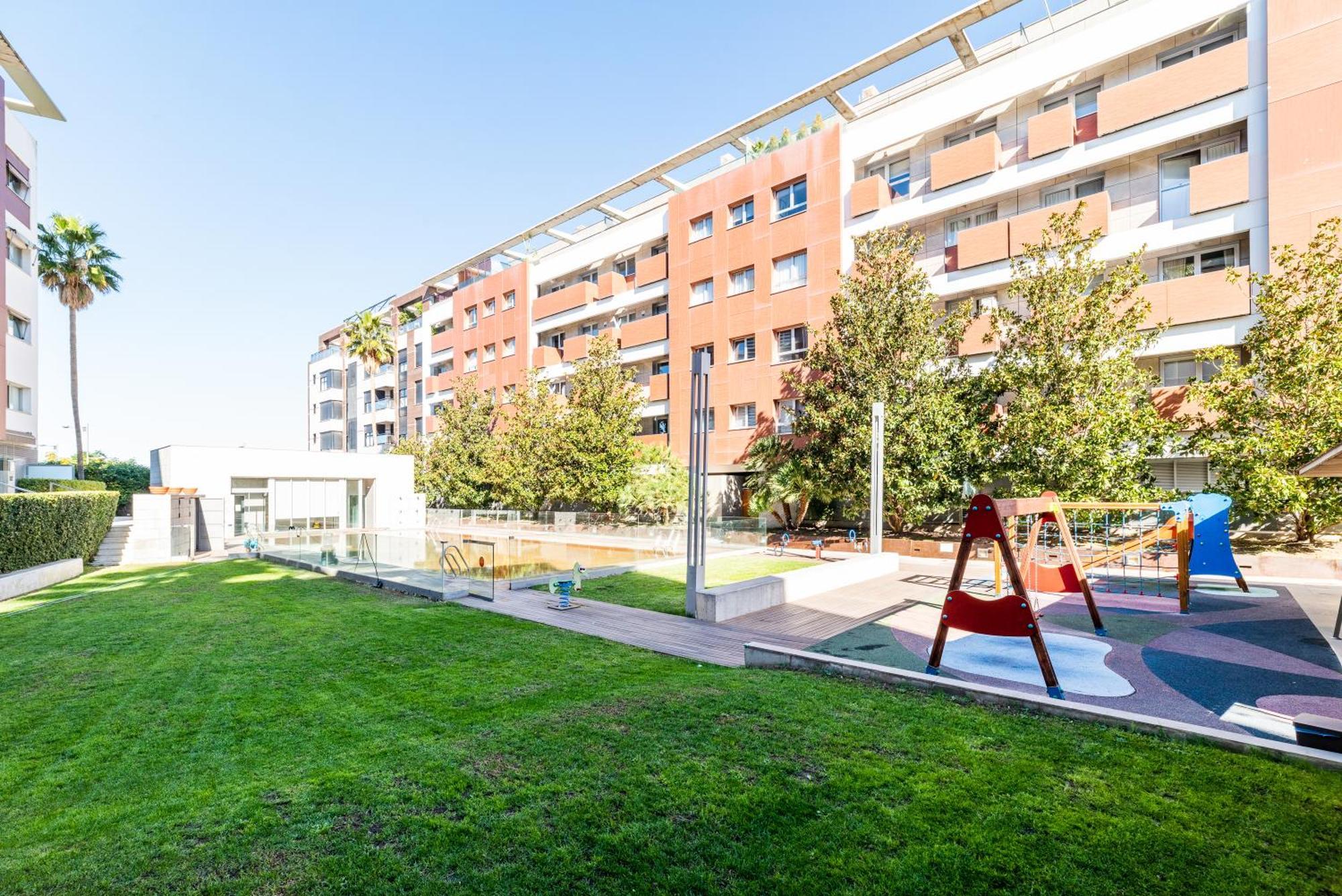 Ferienwohnung Tuguest Avenida De La Investigacion - Free Parking Granada Exterior foto